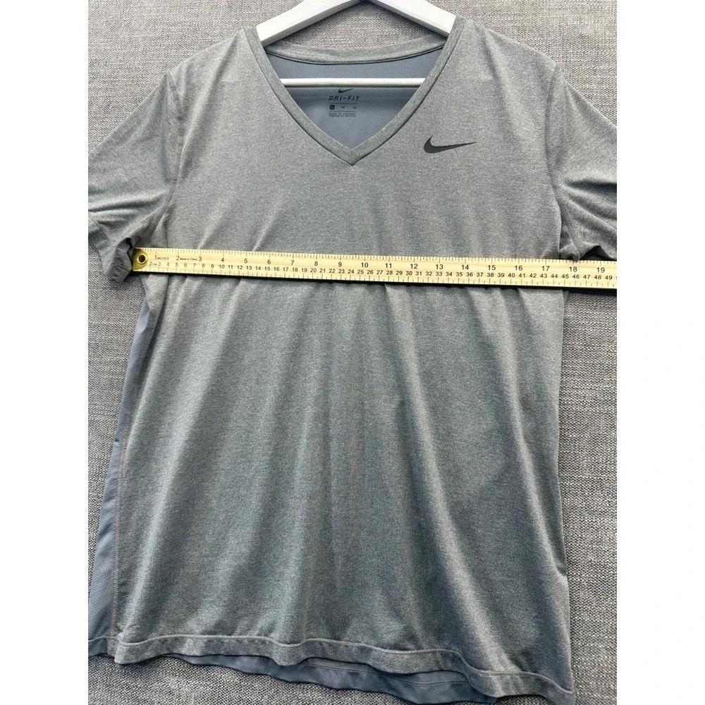 Nike Dri Fit Tee Shirt Mens XL Gray Swoosh‎ Logo Short Sleeve V Neck Streetwear